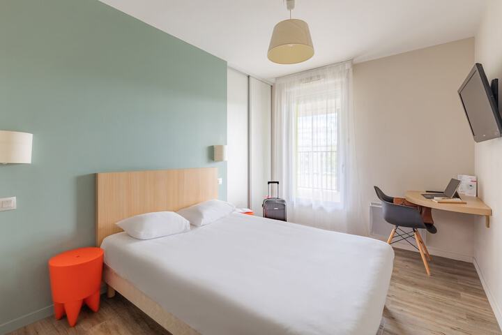 Room 4 of 31