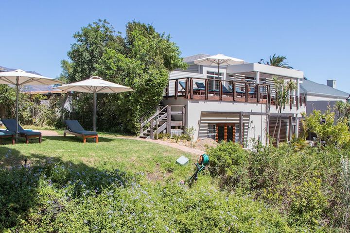 Hotel Exterior 26 of 29