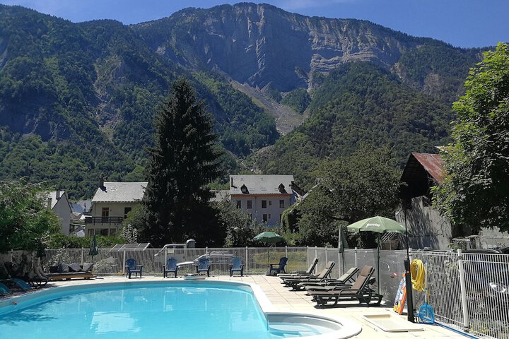 Pools & Facilities