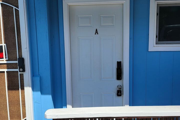 Room 4 of 222