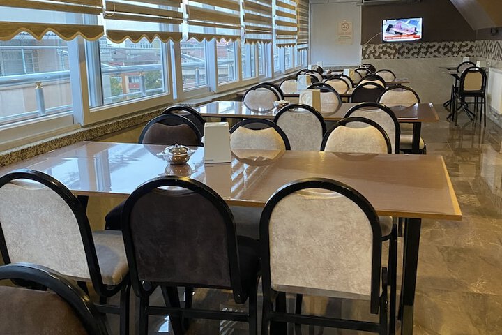 Dining 21 of 30