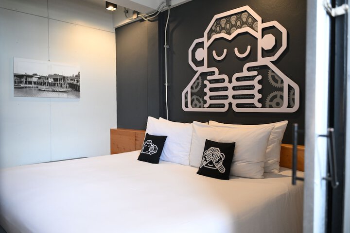 Room 18 of 49