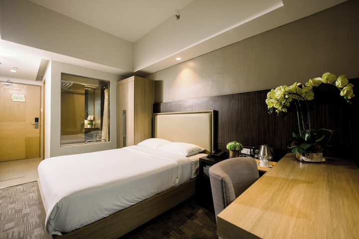 Room 12 of 63