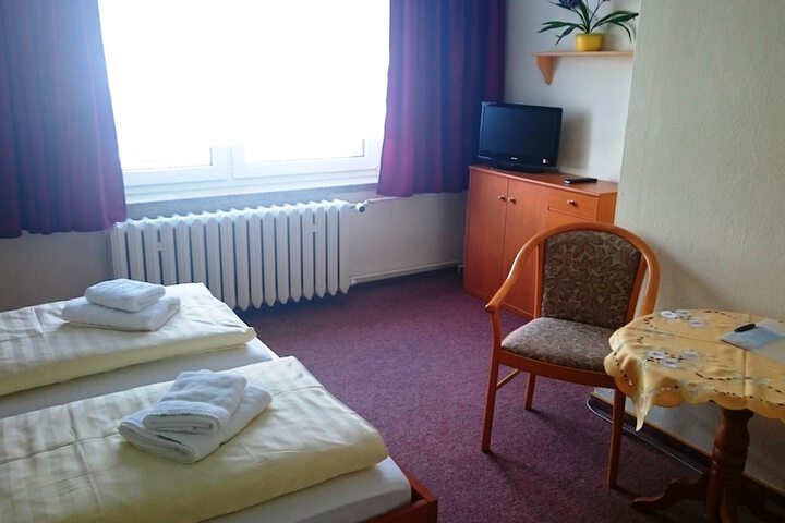 Room 7 of 36