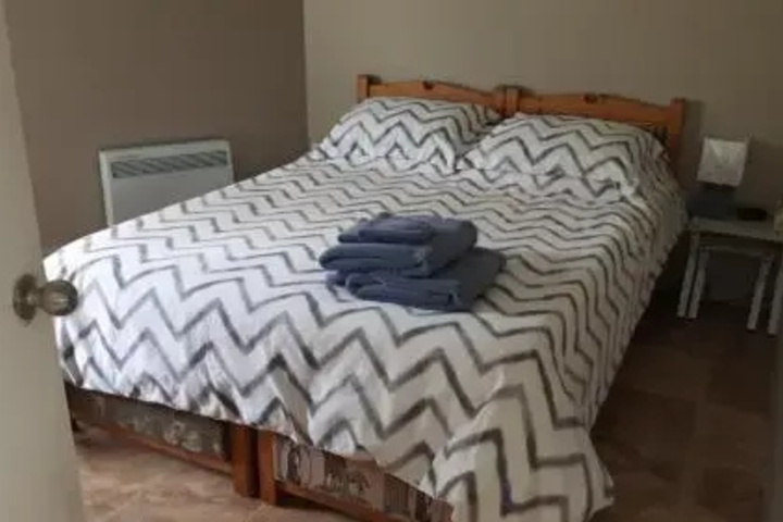 Room 4 of 10