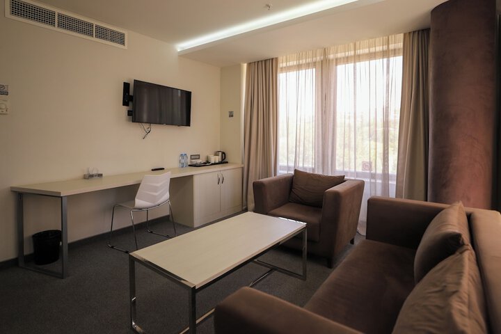 Room 19 of 62