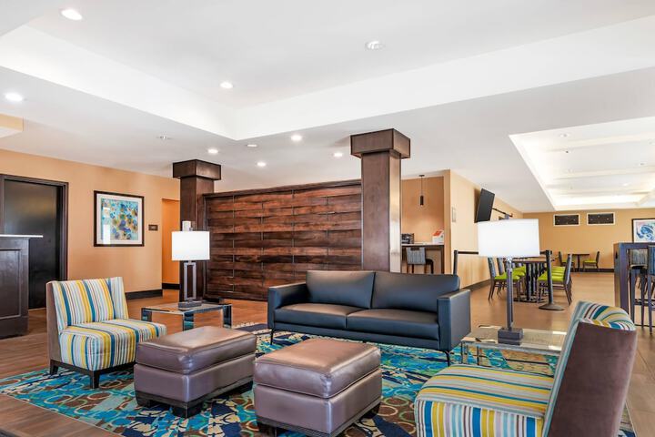 Hotel Lobby