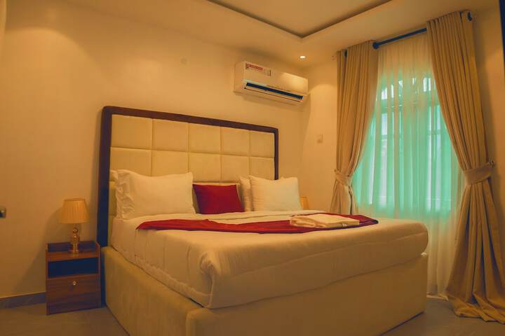 Room 5 of 27