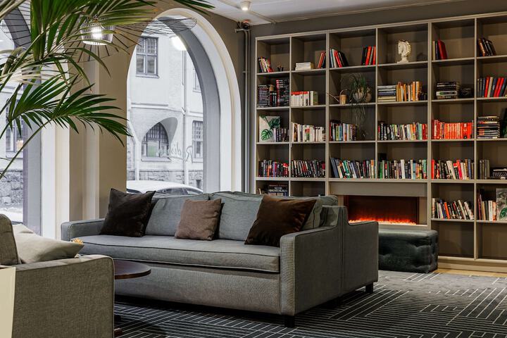 Guest Lobby