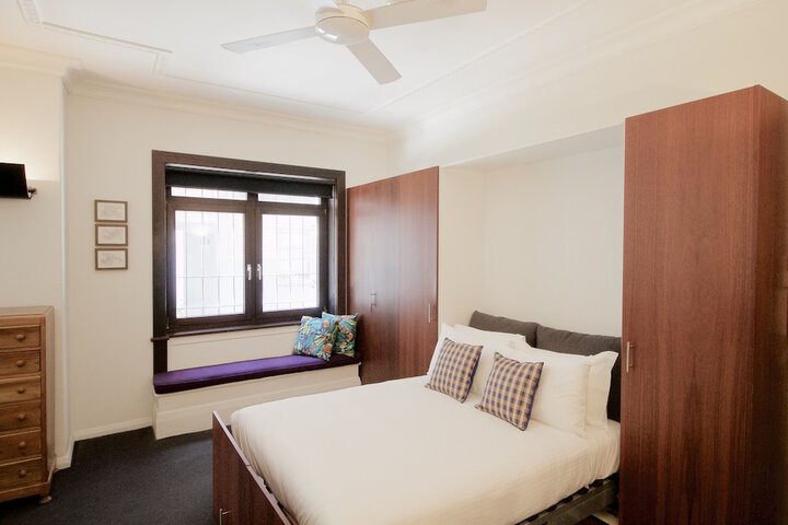 Room 9 of 63