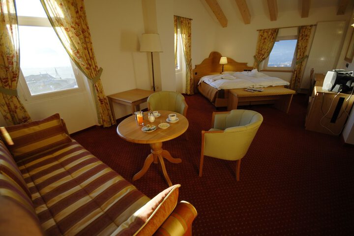 Room 10 of 42