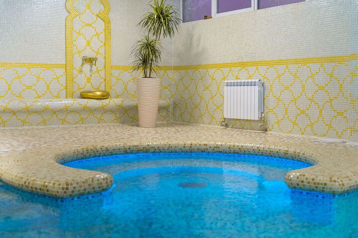 Pool 77 of 102