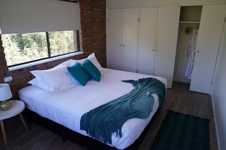 Room 4 of 23