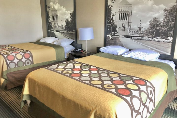 2 Queen Beds (13 of 13)