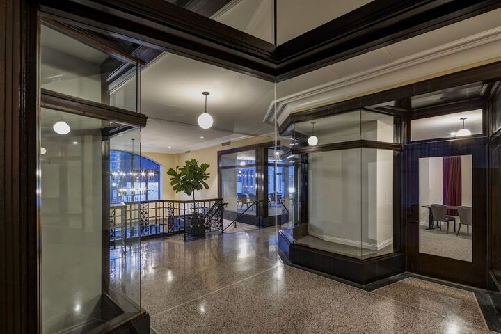 Ballroom/Hall 70 of 94