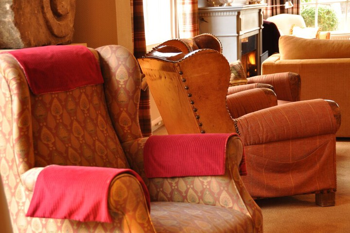 Lounge 53 of 110