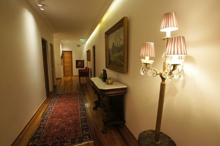 Ballroom/Hall 49 of 58