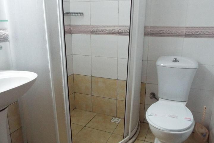 Room 3 of 21