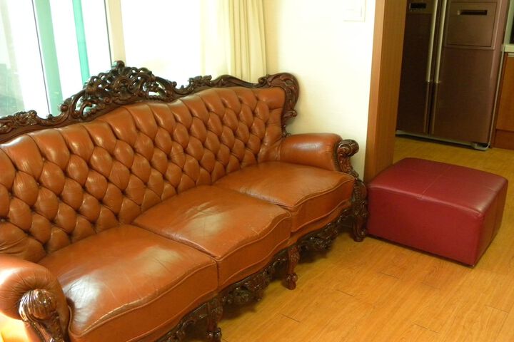 Room 11 of 16