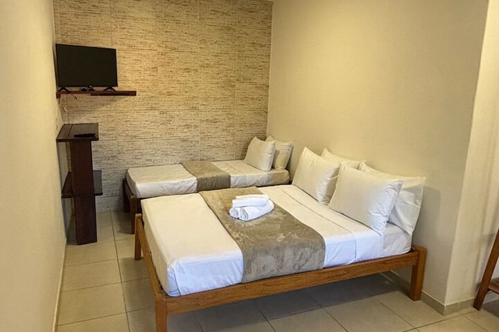 Room 10 of 34