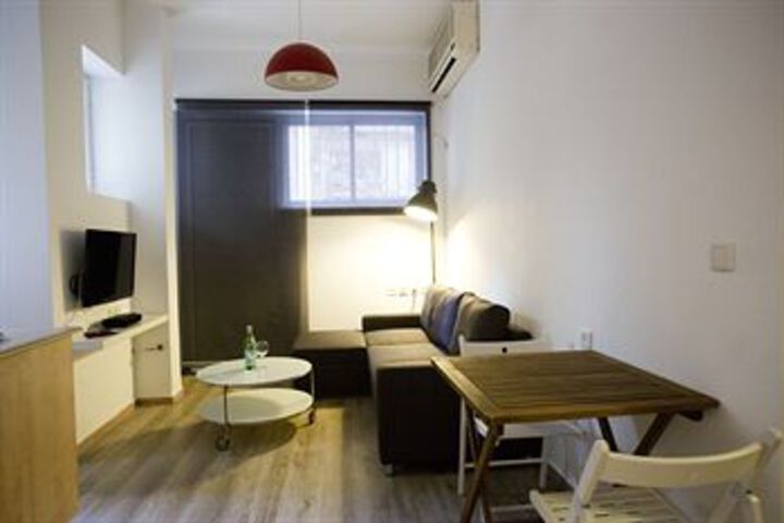 Room 8 of 74