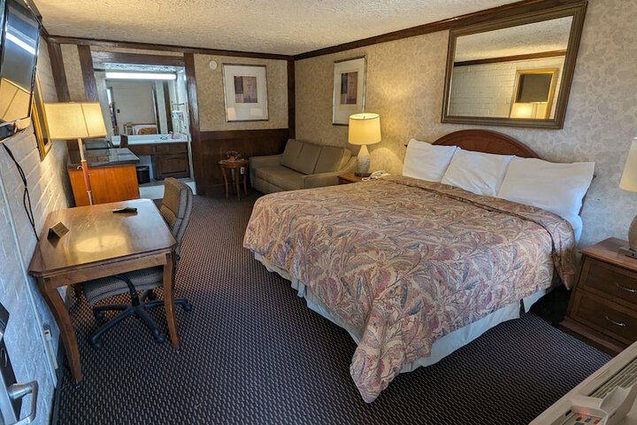 Room 9 of 24