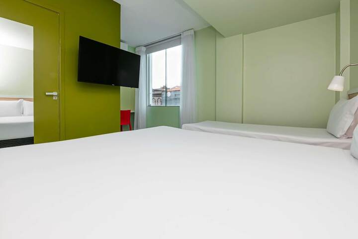 Room 21 of 175