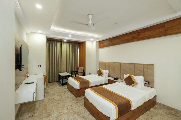Room 17 of 31