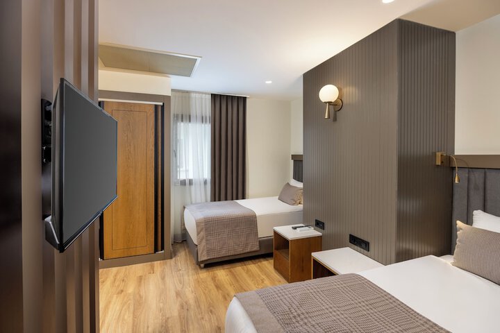 Room 15 of 189