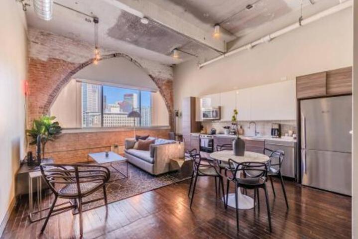 Live at a hip 1 Bdrm loft in the heart of Dallas in Dallas, TX