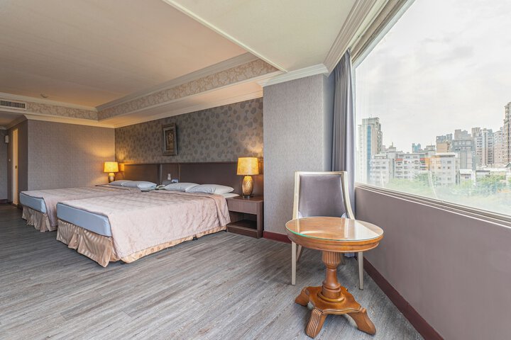 Room 19 of 39