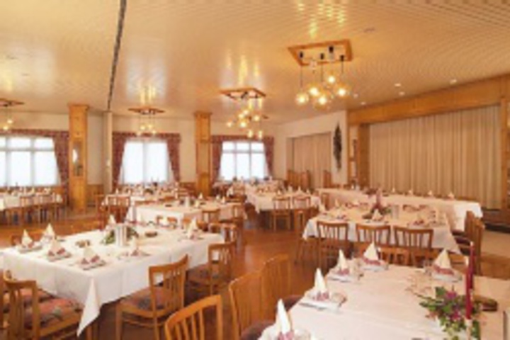 Dining 19 of 84