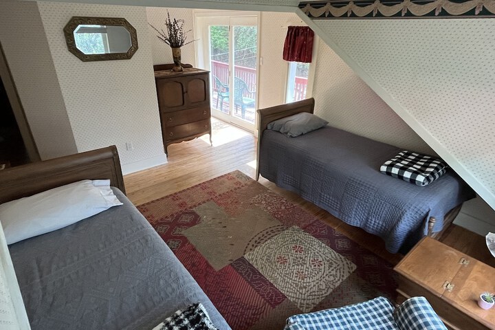 Room 4 of 42
