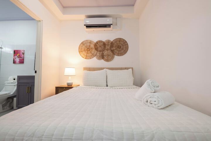 Room 2 of 10