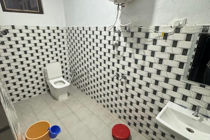 Room 16 of 48