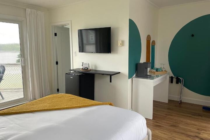 Room 2 of 48