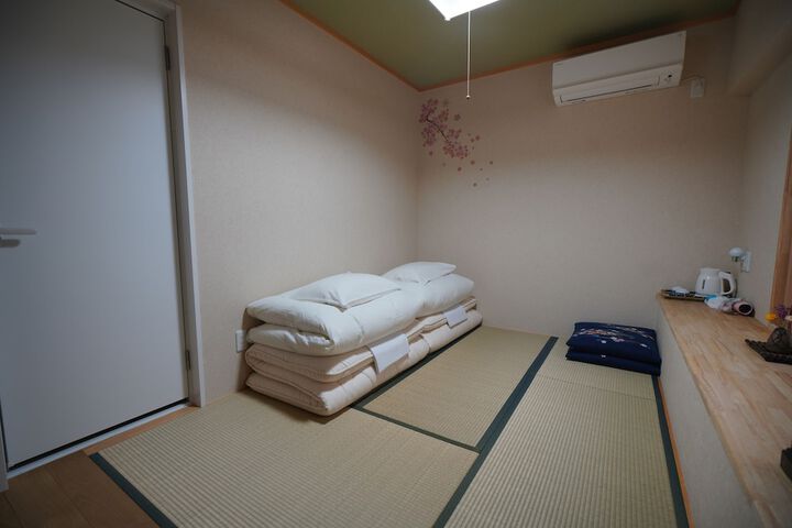 Room 23 of 96