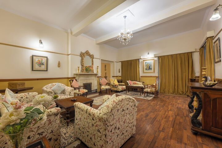 Room 4 of 15
