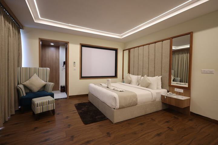 Room 5 of 56