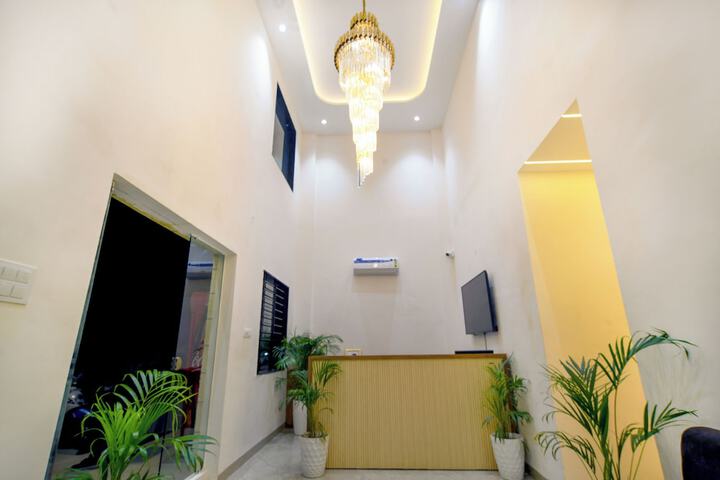 Hotel Interior 6 of 48