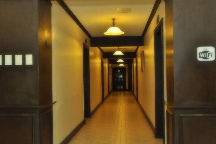 Ballroom/Hall 43 of 50