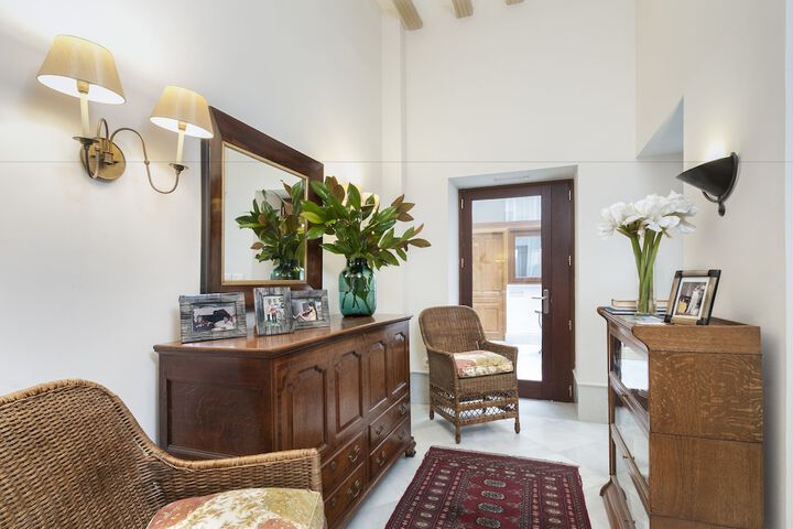 Entrance & Lobby