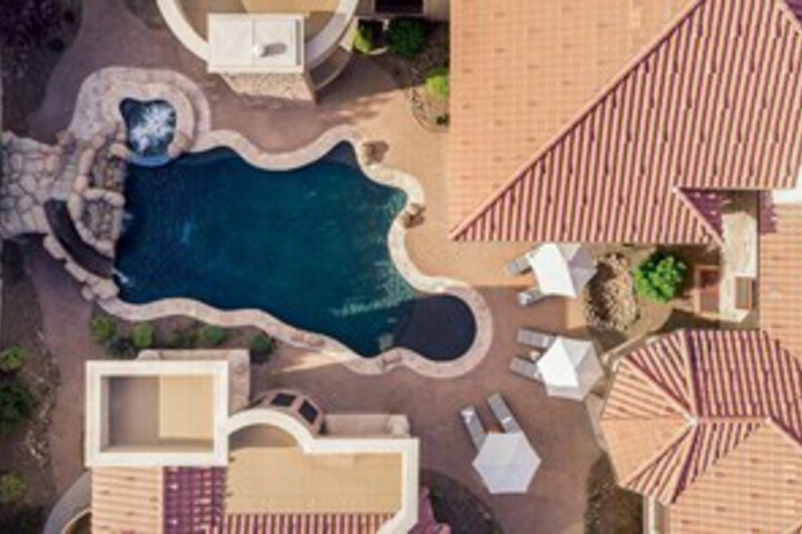  Sleeps 23! Desert Estate w / Theater & Pool + Hot Tub