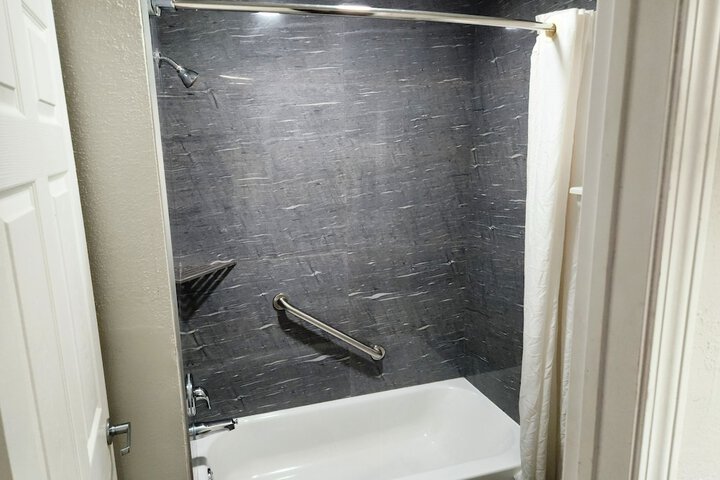 Room 17 of 24