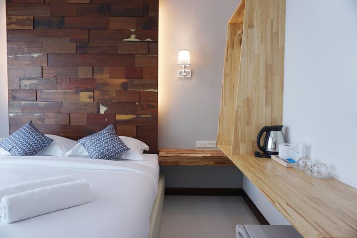 Room 7 of 48