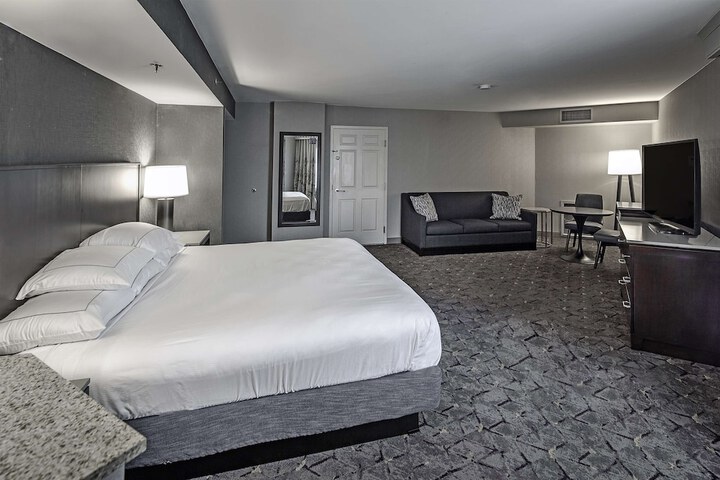 Room 8 of 73