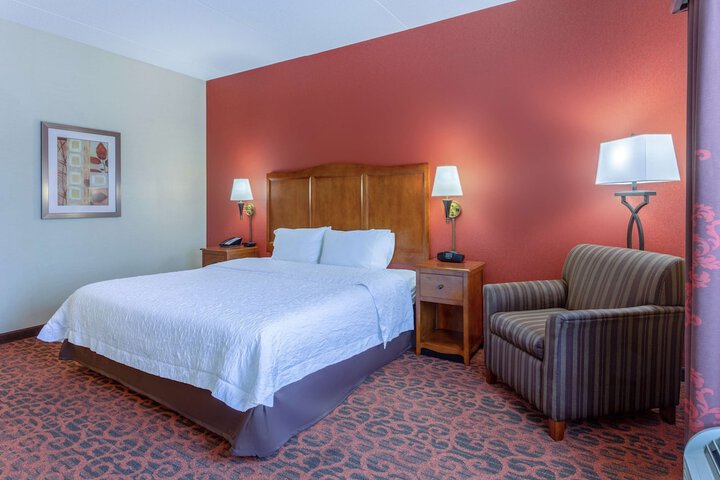 1 King Bed (8 of 12)