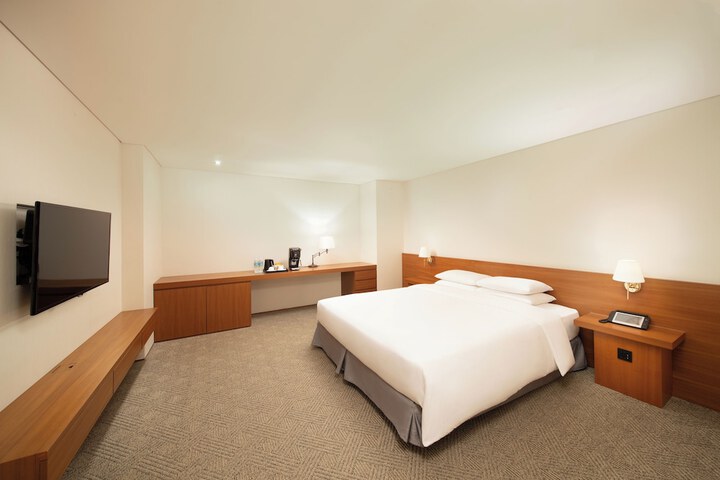 Room 28 of 187