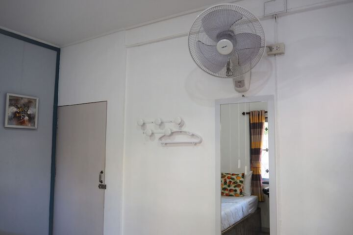 Room 16 of 82