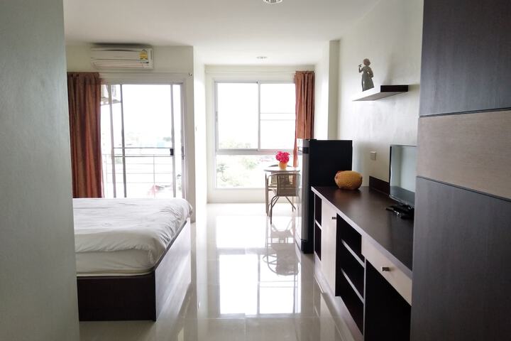 Room 6 of 17